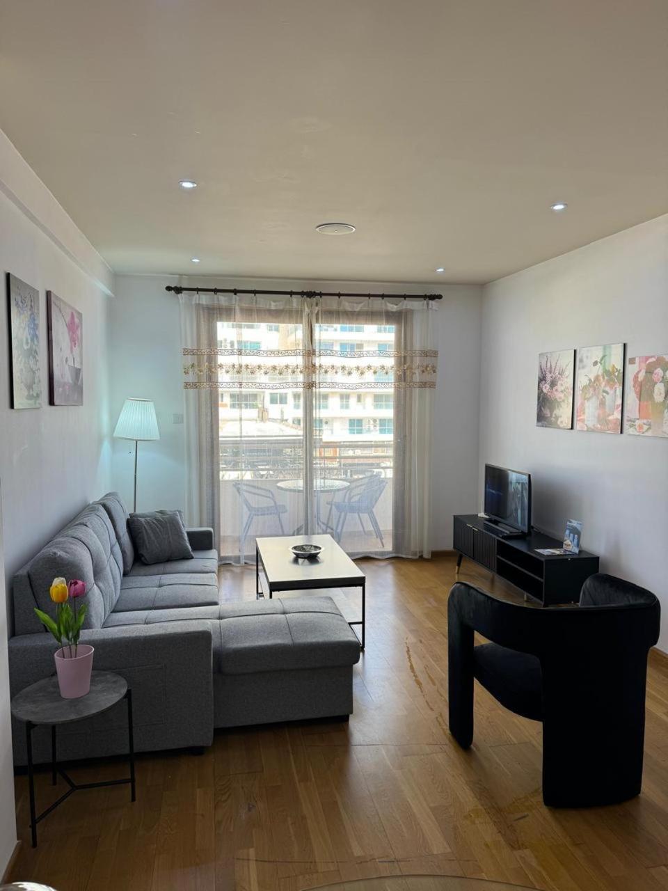 Ithaki Phinikoudes Apartment No. 205 ลาร์นาคา ภายนอก รูปภาพ