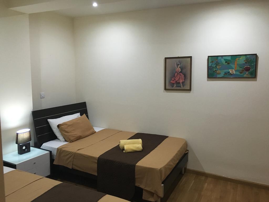 Ithaki Phinikoudes Apartment No. 205 ลาร์นาคา ภายนอก รูปภาพ