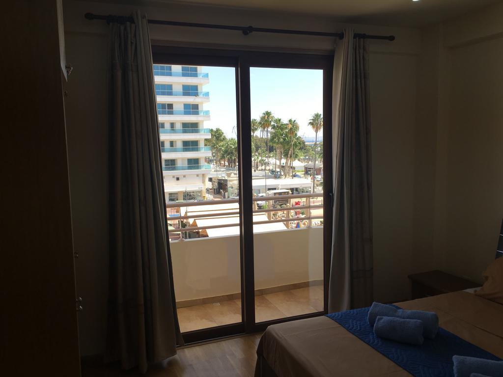 Ithaki Phinikoudes Apartment No. 205 ลาร์นาคา ภายนอก รูปภาพ