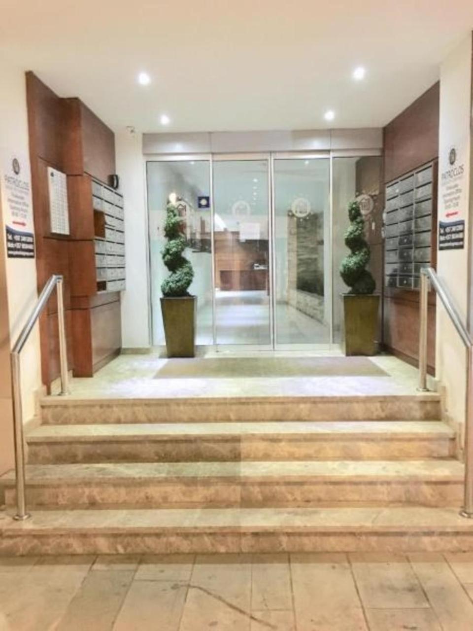 Ithaki Phinikoudes Apartment No. 205 ลาร์นาคา ภายนอก รูปภาพ